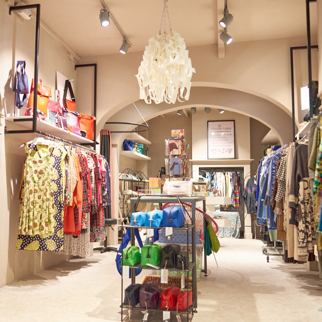 Clothing Library LESS Arnhem 2 1X1