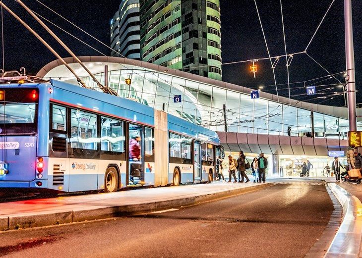 W NOVEX1. VR Bus Station Arnhem Avond